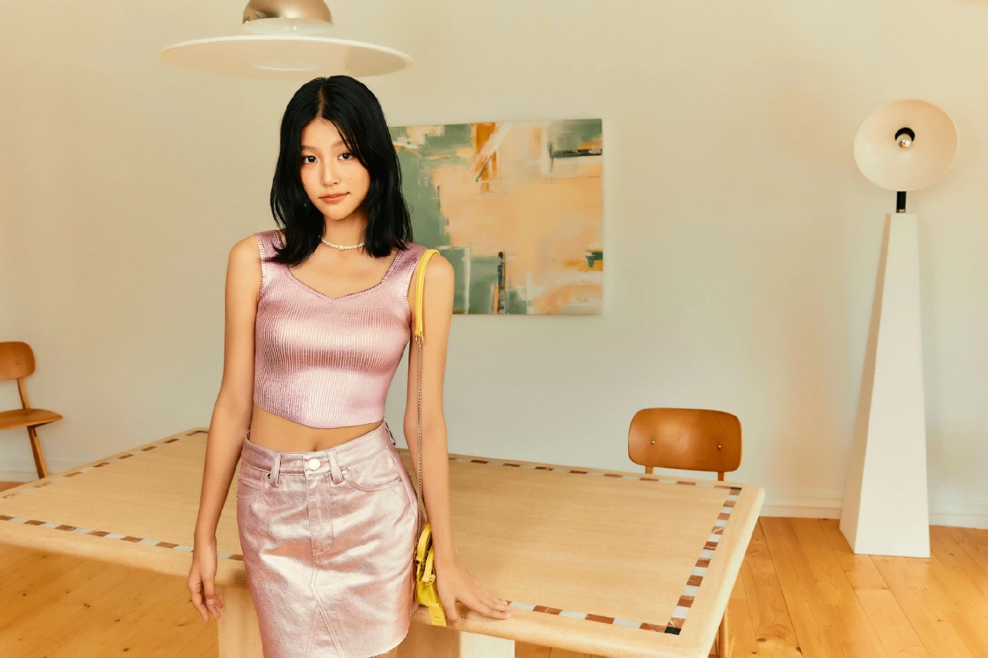 ชวนสาวๆแต่งตัวสไตล์ Contemporary & Modern ใน 5 โททัลลุค เรียบเก๋ ดูโก้