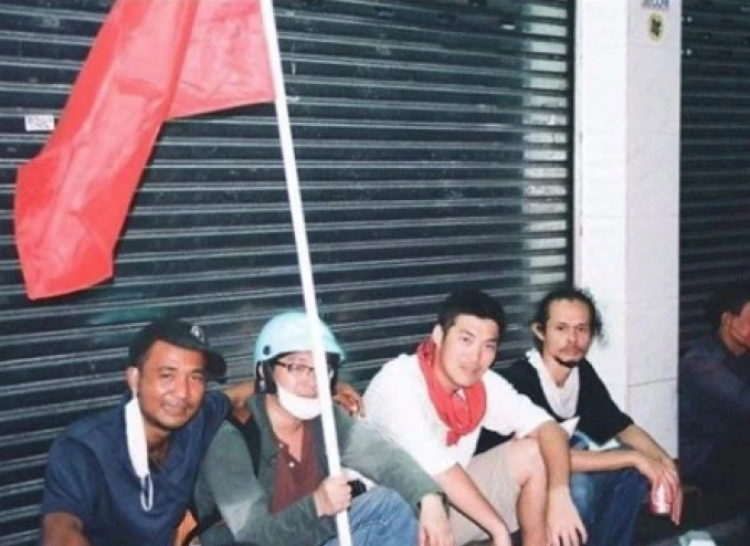 "ธนาธร" ปรากฎตัวพรรคก้าวไกล หลังมีกระแสข่าวบินฮ่องกงหา "ทักษิณ"