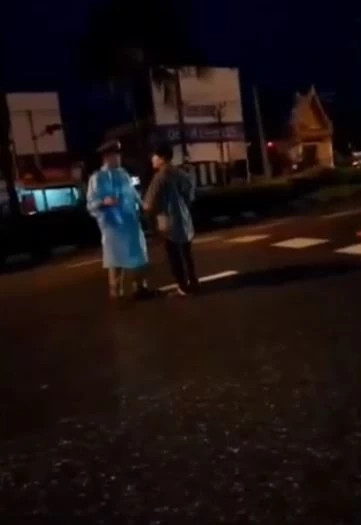 ดรามา "พัทยามาราธอน" หนุ่มใหญ่โวยลั่น ตำรวจปิดถนน จะรีบส่งลูกไปโรงเรียน