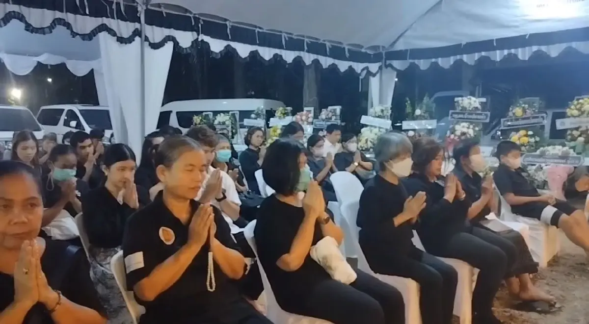 คู่แท้! คุณตาวัย 85 ปี สิ้นใจขณะฟังพระสวดอภิธรรมศพ "ภรรยาที่รัก"