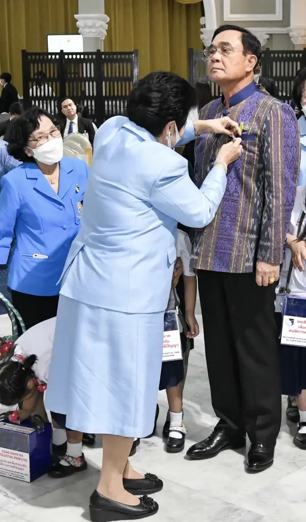 "อนุทิน" ใจหาย "บิ๊กตู่" ประกาศวางมือการเมือง ชม 4 ปีเป็นผู้นำทุ่มเทงานหนัก