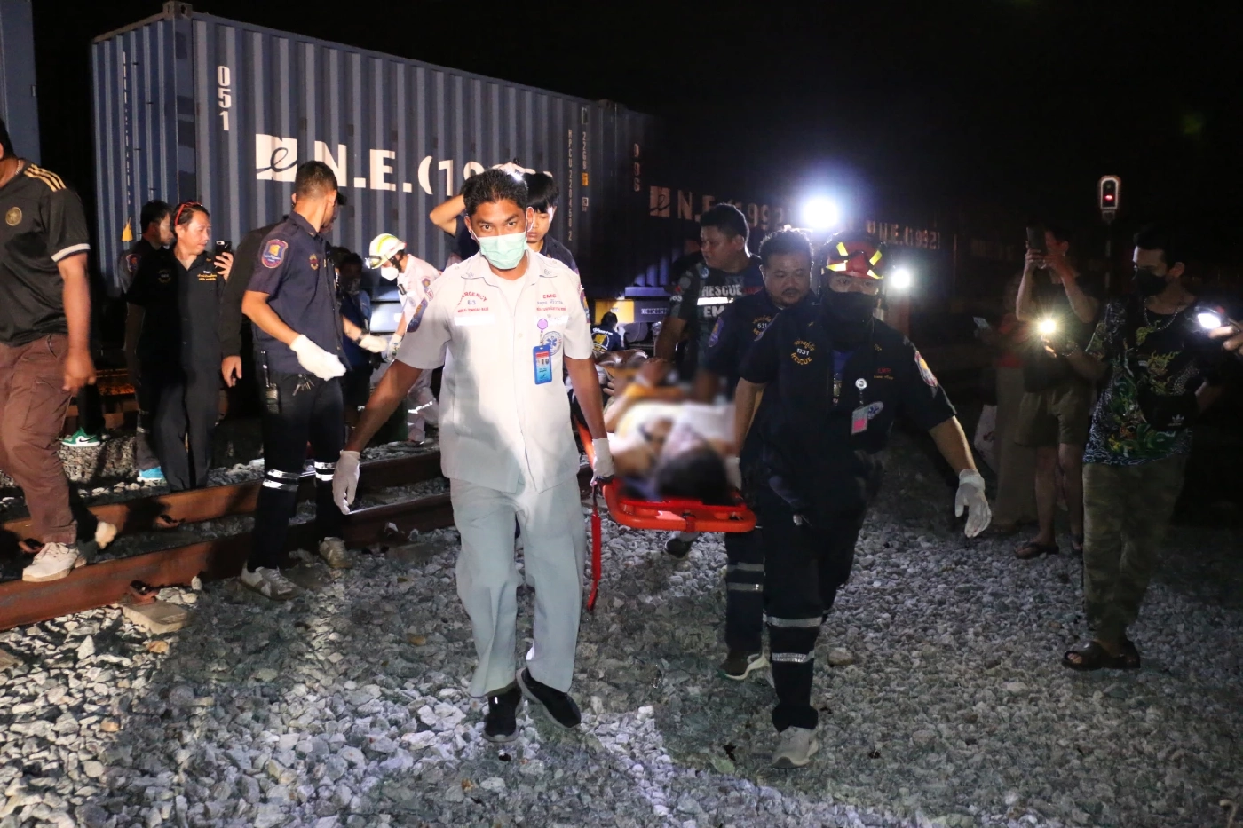 สาวเมาหลับพาดรางรถไฟ ม้าเหล็กขยี้ขาขาดสองข้าง รอดปาฏิหาริย์