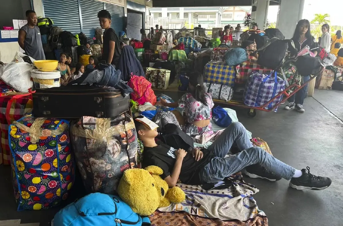ฟิลิปปินส์สั่งอพยพเตรียมรับซูเปอร์ไต้ฝุ่น "ทกซูรี"