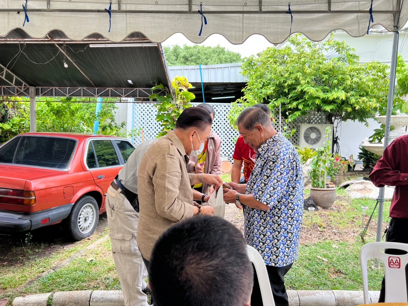 ทหาร-นักการเมือง ตบเท้าอวยพร "บิ๊กแอ๊ด" ครบรอบวันคล้ายวันเกิด 85 ปี