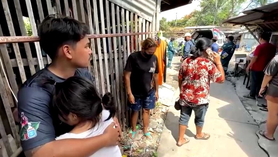 หดหู่ใจ! หนูน้อย 7 ขวบ ไม่รู้แม่เสียชีวิต นอนเฝ้าร่างข้ามคืน