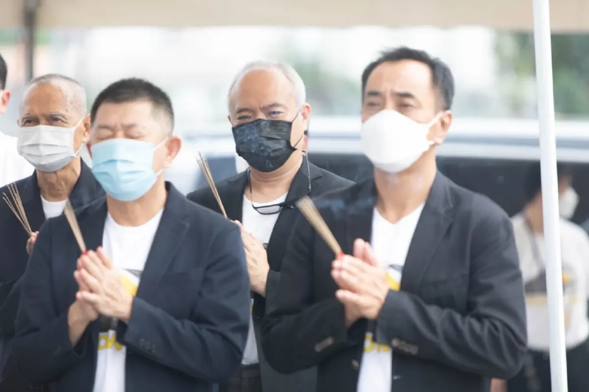 ‘คีรี กาญจนพาสน์’ คิกออฟขบวนปฐมฤกษ์ รถไฟฟ้ามหานคร สายสีเหลือง