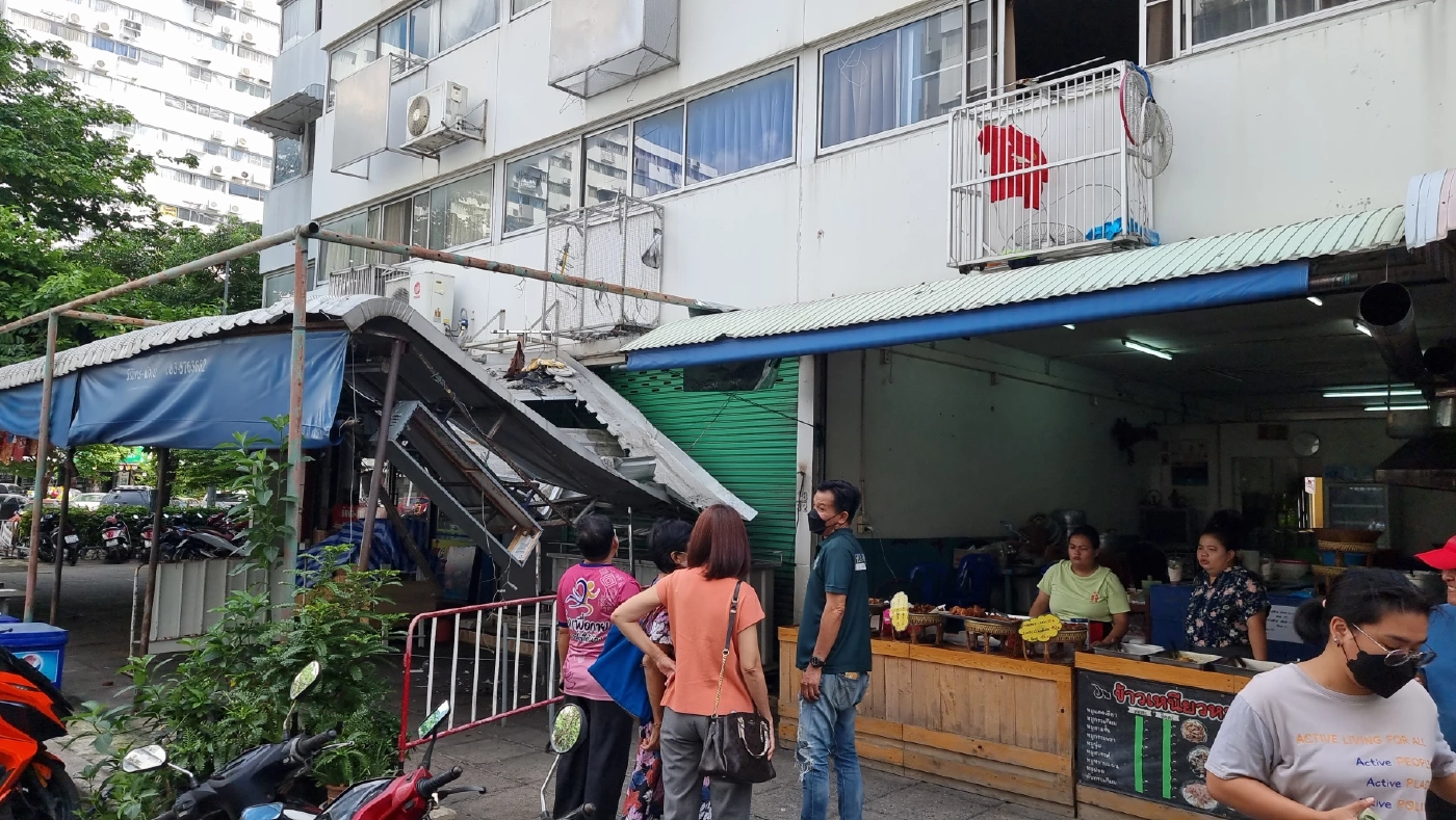 ยายวัย 65 เฉียดตายกลางดึก โจรบุกแทงคอบนคอนโดเมืองทอง โชคดีหลานตื่นช่วยทัน