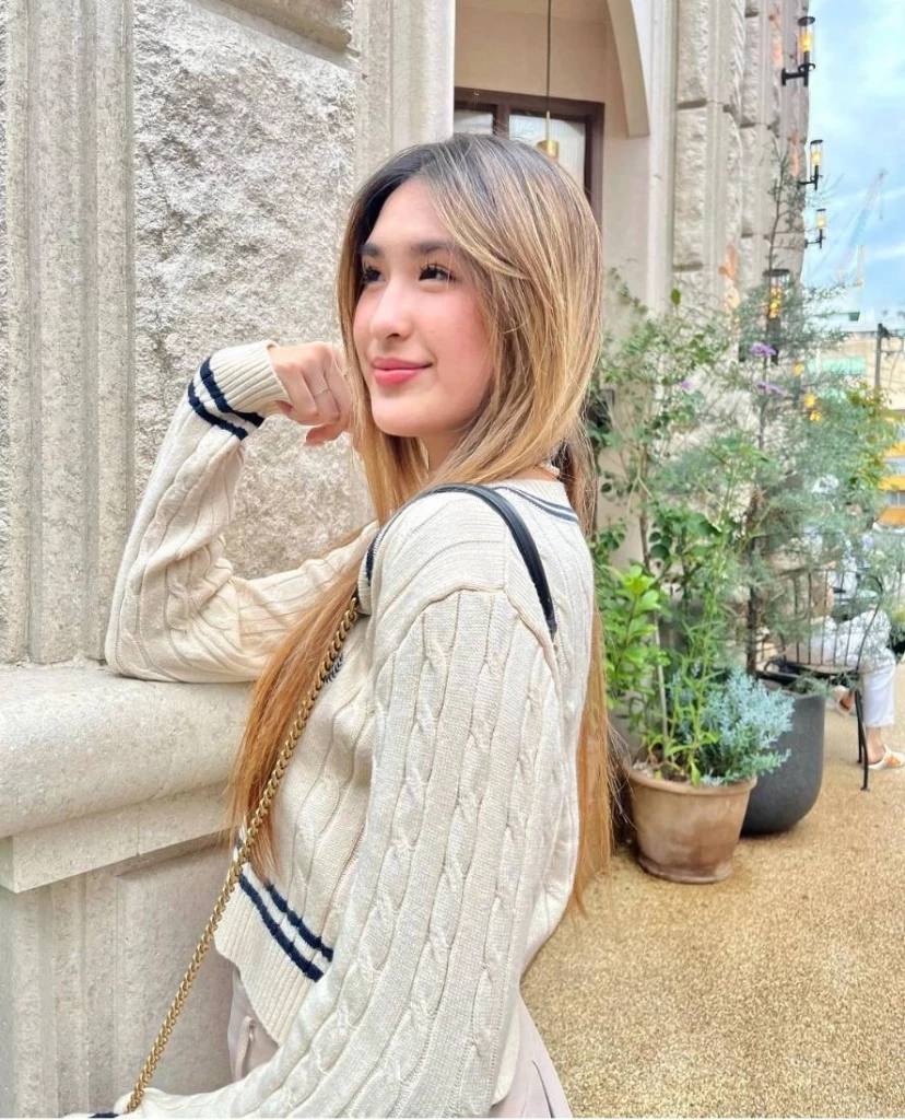 พีท ทองเจือ ภูมิใจลูกสาว น้องมิย่า สวมชุดนักศึกษา ไม่ทิ้งการเรียน