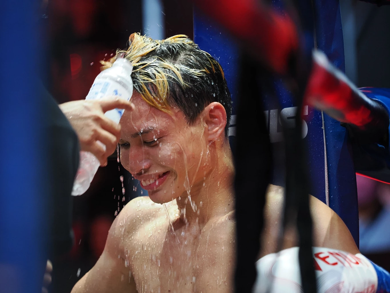 ประมวลภาพ "โจ๊กเกอร์" สุดอึด "โคตะ" ทุบไม่ลงจนชกครบ 3 ยก ศึกมวย RWS