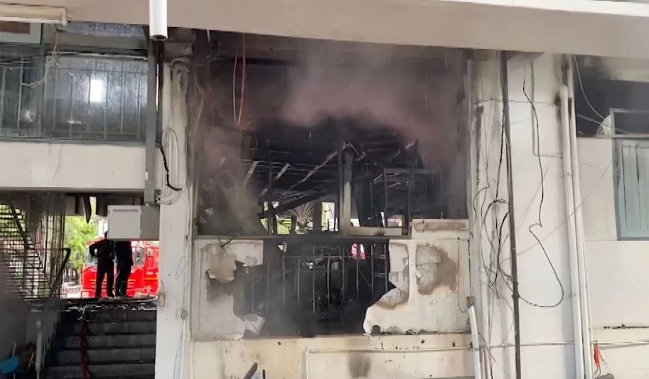 ระทึก! ไฟไหม้อาคารเรียน รร.พิบูลวิทยาลัย ก่อนงานสถาปนาเพียง 1 วัน