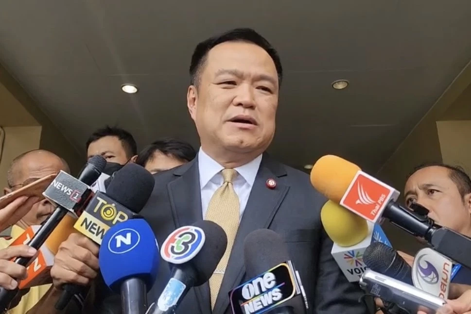 อนุทิน ชาญวีรกูล