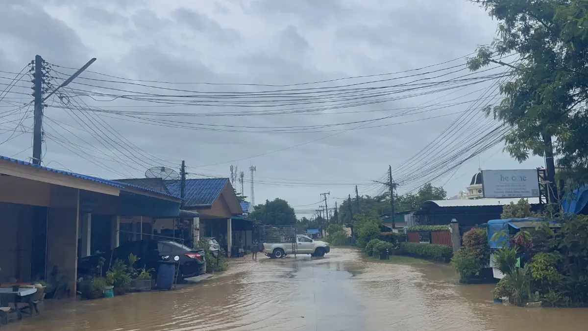 เมืองระนองลุ้นระทึก ฝนถล่มต่อเนื่อง หากยังไม่หยุดตกอาจได้ "จมบาดาล"