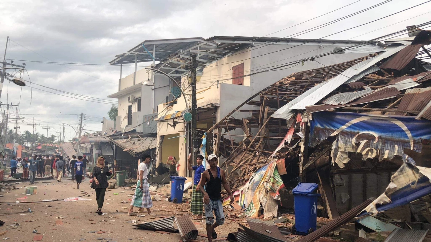 ผู้ว่าฯ นราธิวาส รุดตรวจสอบเหตุโกดังเก็บประทัดระเบิด เจ็บพุ่ง 115 ราย ดับสลด 9 ศพ