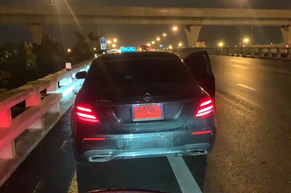 ทล. จับชาวปากีสถาน ใช้ป้ายแดงปลอม-ไม่ชำระค่าผ่านทาง 422 เที่ยว