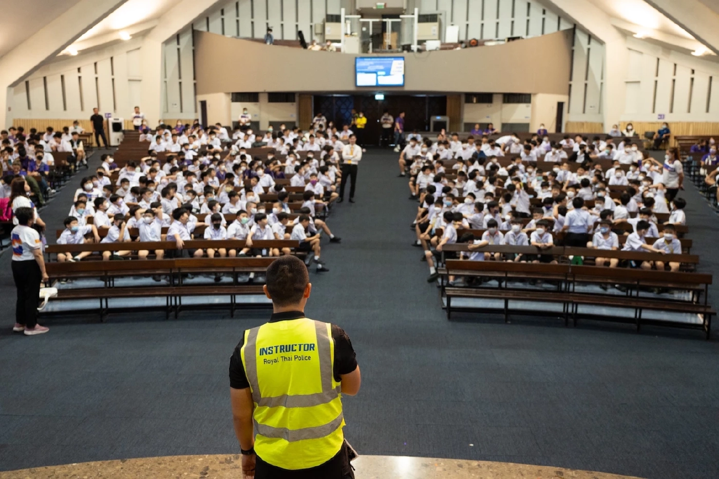 “รองต่อ” จัดอบรม นร.กรุงเทพคริสเตียน ซ้อมเผชิญเหตุคนร้ายกราดยิง