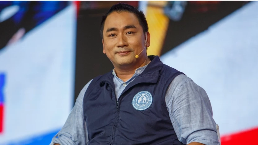 นายแทนคุณ​ จิตต์​อิสระ​ อดีต ​ส.ส.กทม. พรรคประชาธิปัตย์