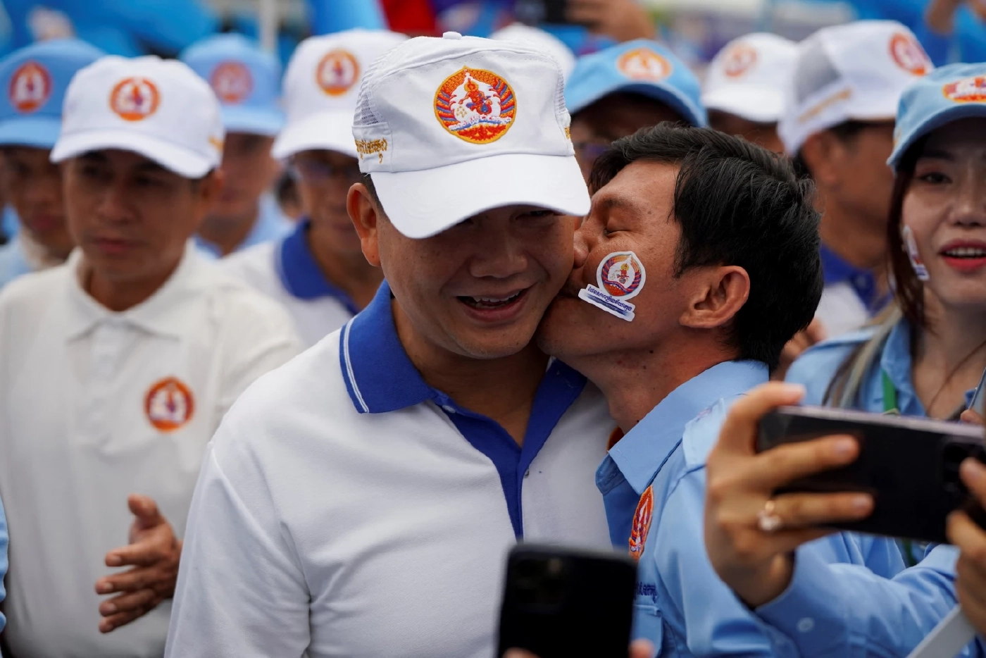 'ฮุน เซน' เซอร์ไพรซ์ ดัน 'ฮุน มาเนต' เป็นนายกฯ