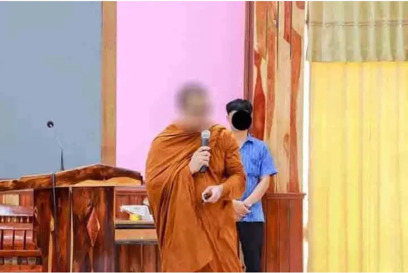 พระเค ร้อยล้าน ใช้เลเซอร์ยิงใส่ตาเด็กนักเรียน