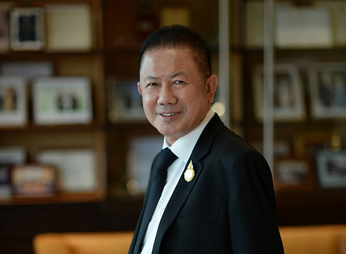 เอกชน-นักเศรษฐศาสตร์หวั่นการเมืองลากยาวฉุดเศรษฐกิจดิ่ง