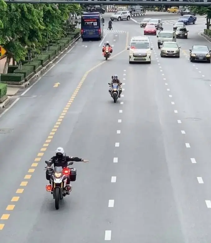 ตร.จราจรโครงการพระราชดำริ ช่วยนำทางเด็กป่วยหนักจาก จ.สระแก้ว ส่งถึง รพ.ศิริราช