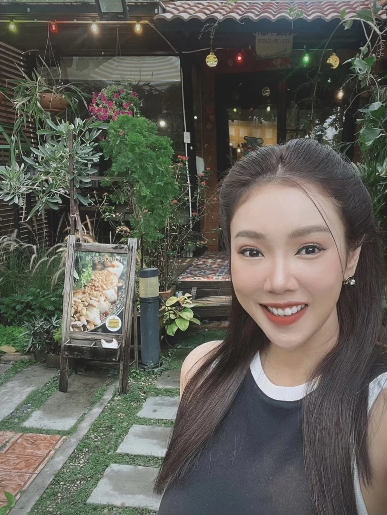 โอปอล์ วรัญสุดา เอาใจสายสุขภาพ มาในลุคสบาย ๆ กับรายการใหม่ กินสร้างสุข