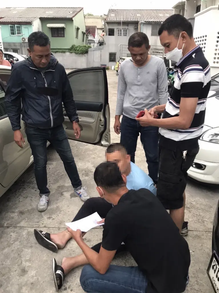 รวบโจรกรุงตระเวนทุบกระจกรถ ฉกทรัพย์ตามริมทาง แม้ "ขนมปัง" ก็ยังเอา