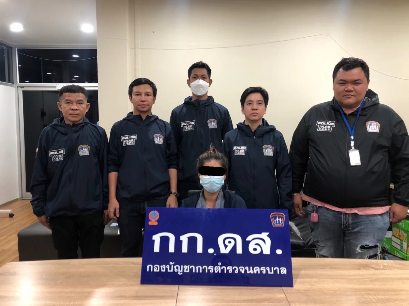 จับแล้ว "ครูเมย์" กำมะลอ อ้างตัวเจ้าหน้าที่มูลนิธิฯดัง เรียกรับเงิน