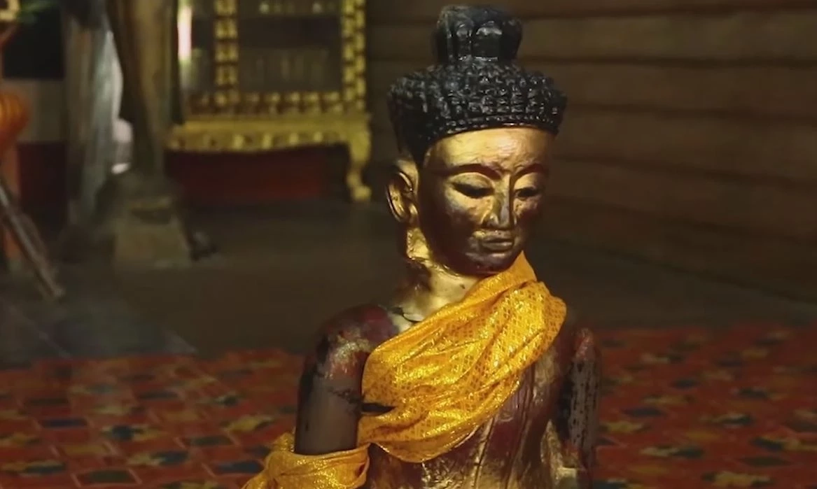 องค์พระเสี่ยงทาย