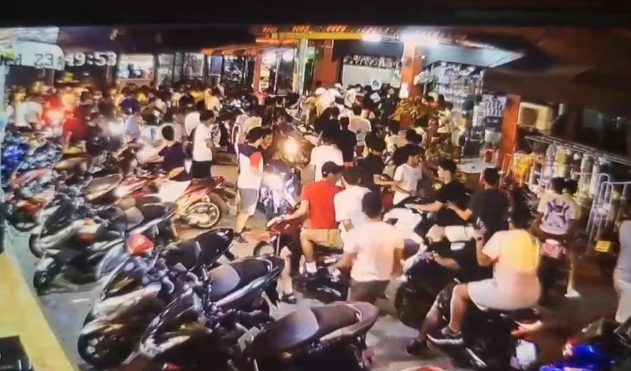 พัทยาอีกแล้ว! เปิดคลิปคนไทยปะทะนักท่องเที่ยวคูเวต ซัดกันนัวหน้าร้านอาหาร