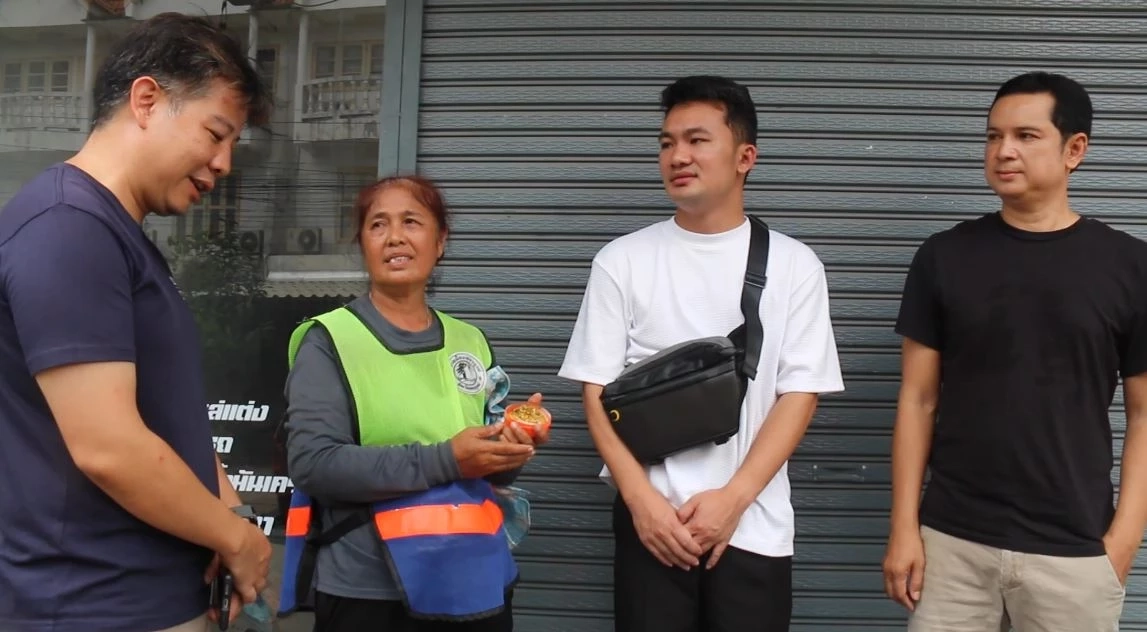 สุดปลื้ม! "ป้าแหม่ม" เก็บทองได้ 10 บาท ส่งคืนเจ้าของ เตรียมเลื่อนเป็น พนง.เทศบาล