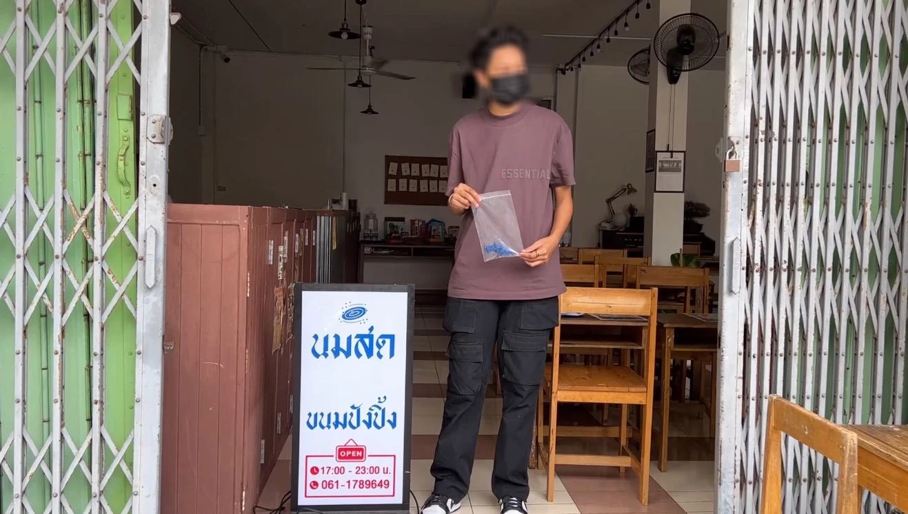 โผล่อีก! ร้านชาหาดใหญ่ โดนร้านดังเรียก 7 แสน เพราะสติ๊กเกอร์ "ปังชา" บนป้ายไฟ