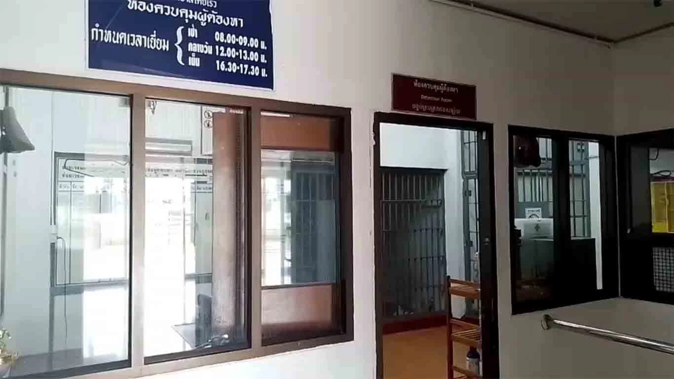 หิ้ว 2 สาวบัญชีม้า "คดีฆ่ายกครัว 3 ศพ" ส่ง สภ.บางแก้ว ตร.ออกหมายจับเพิ่ม 9 ราย