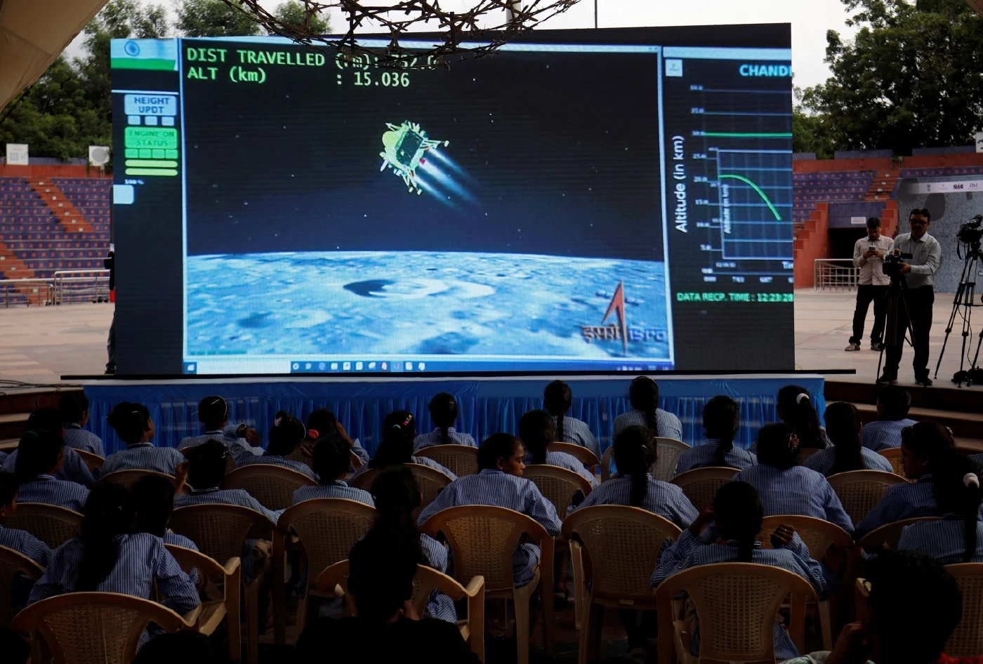 ยานของอินเดียลงจอดขั้วใต้ของดวงจันทร์สำเร็จเป็นชาติแรก