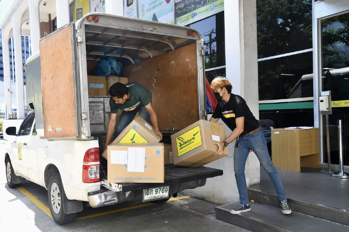 มิตรแท้ฯ มอบคอมฯ 575 รายการ สร้างโอกาสทางการศึกษาแก่น้องๆนร.ที่ขาดแคลน
