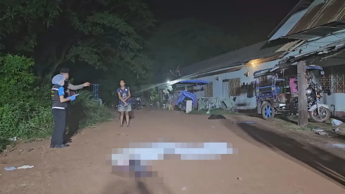 หนุ่มเหลืออด รำคาญหนุ่มใหญ่ เมาง้อป้าข้างห้อง คว้าไม้เบสบอลทุบดับ