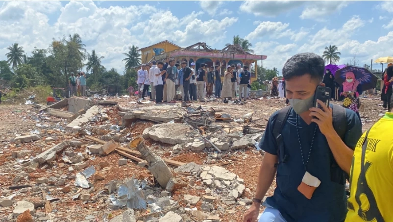 ตร.คุมตัว 2 ผัวเมีย เจ้าของ "โกดังพลุมูโนะ" ฝากขัง เล็งแจ้งข้อหาเพิ่ม