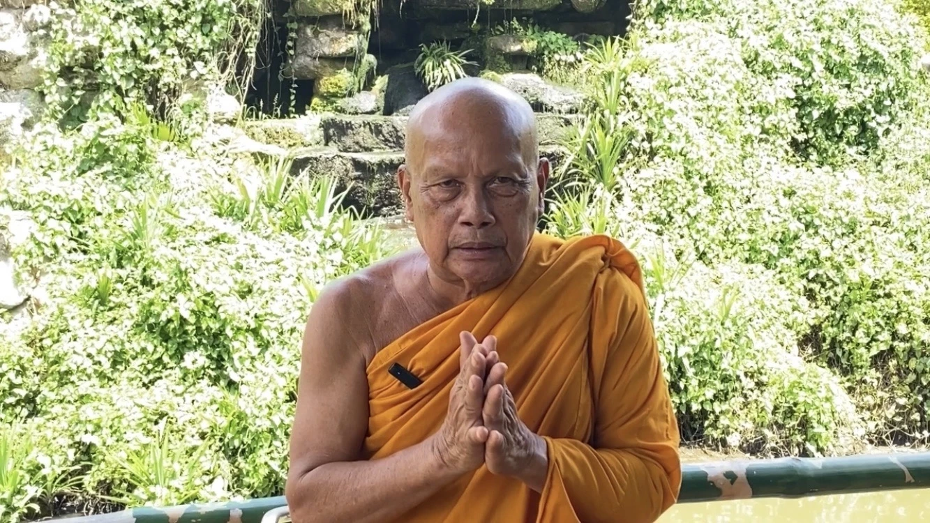 "พระพยอม" เผย พระถูกผีสิง หมดความน่านับถือ ชี้พระต้องปราบผี ไม่ใช่ให้ผีมาเข้า