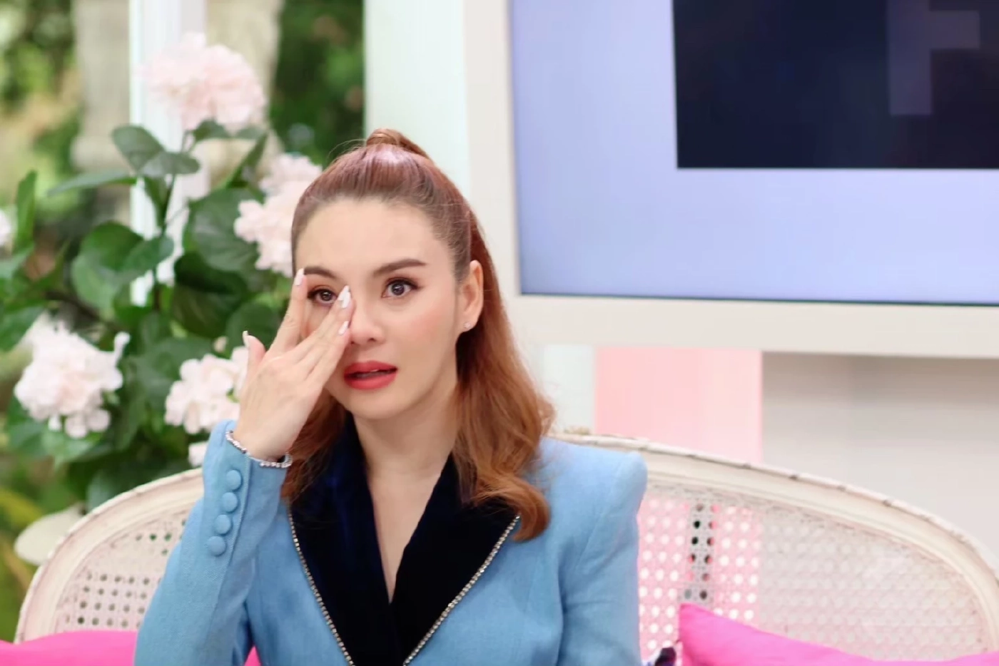 "หลิว อาจารียา" สวยจนถูกแอนตี้ เคลียร์ชัดโดนเมาท์เป็นเมียน้อยเจ้าของค่าย ?