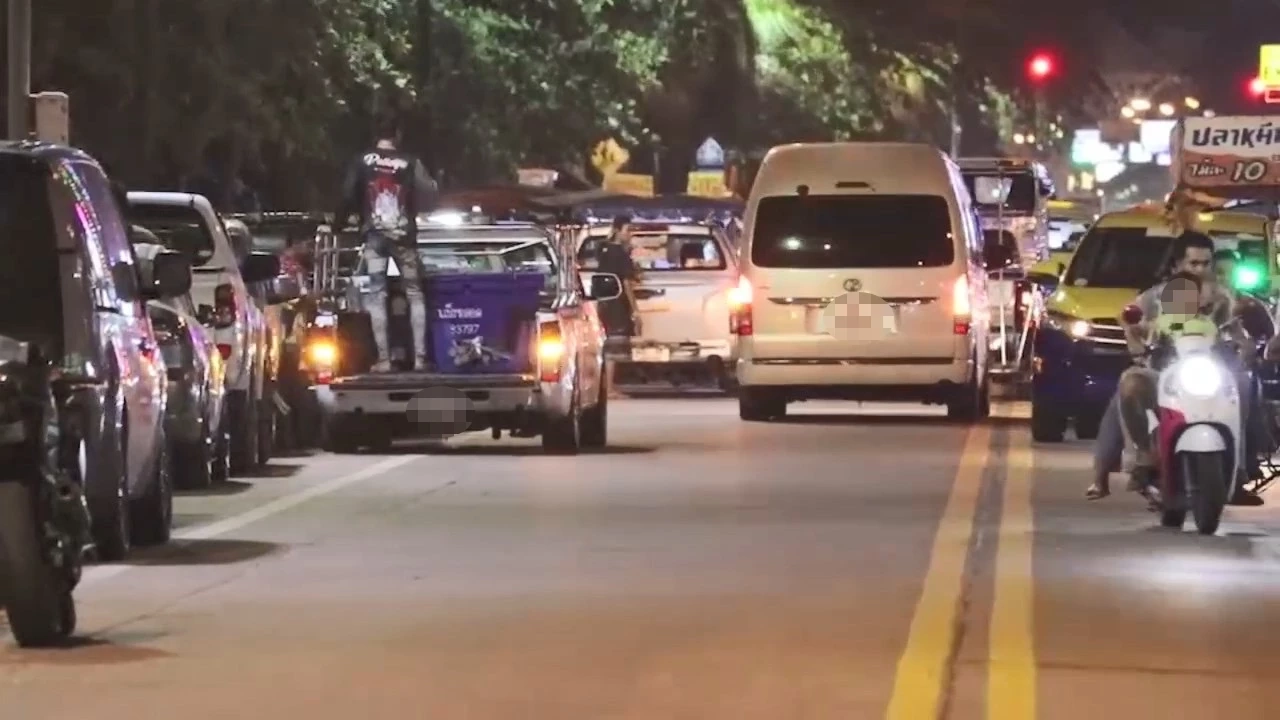 แฉแก๊งผู้ค้ารถพ่วงข้าง - ซาเล้ง นับ 100 คัน ยึดหาดจอมเทียนทำกิน ส่อมีเก็บส่วย