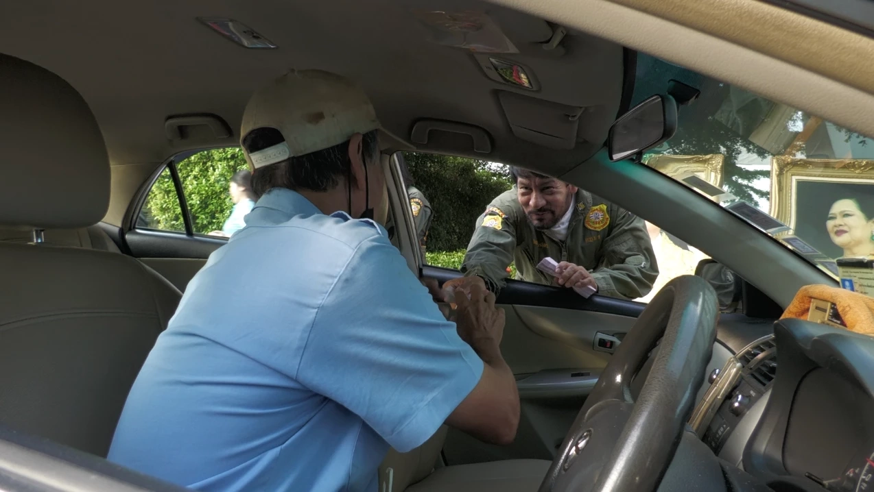 "ร่วมกตัญญู"แจกเงินแท็กซี่ "วันแม่แห่งชาติ" 500 บาท พาแม่มาด้วยแจกเพิ่ม 300