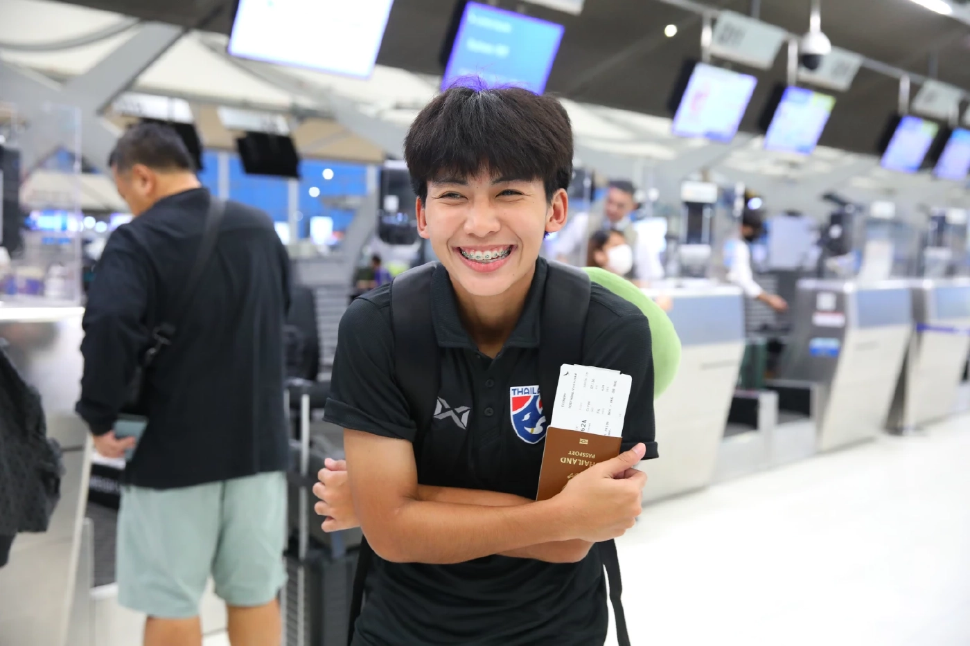 "ฟุตบอลหญิงทีมชาติไทย" ลัดฟ้าเตรียมอุ่นแข้ง "ฮ่องกง" ก่อนลุยเอเชียนเกมส์