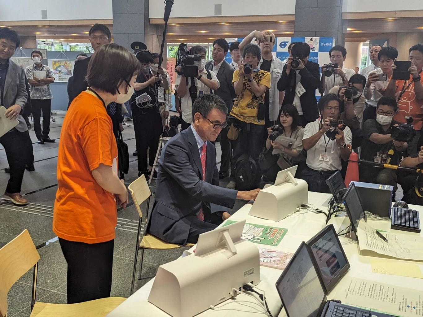 รมต.ญี่ปุ่นคืนเงินเดือน ชดเชยปัญหา My Number Card ผิดพลาด