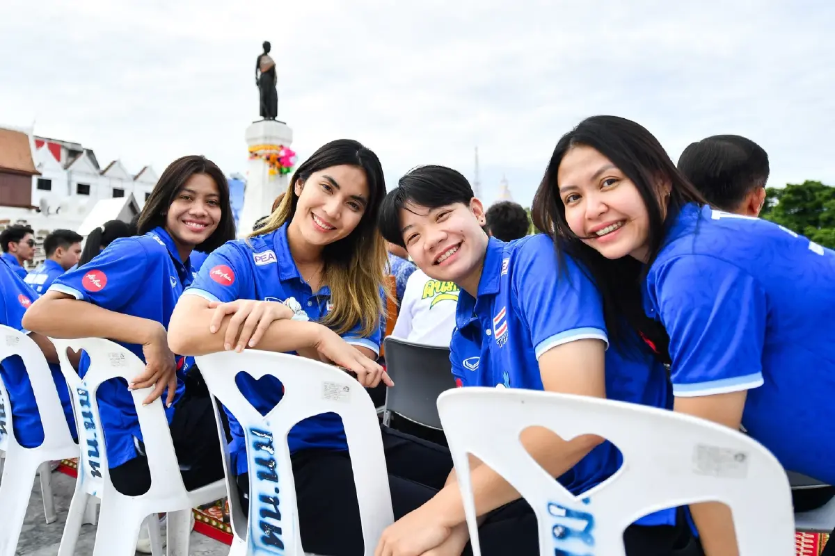 "วอลเลย์บอลหญิงทีมชาติไทย" สักการะ "ย่าโม" ก่อนลุยศึกชิงแชมป์เอเชีย
