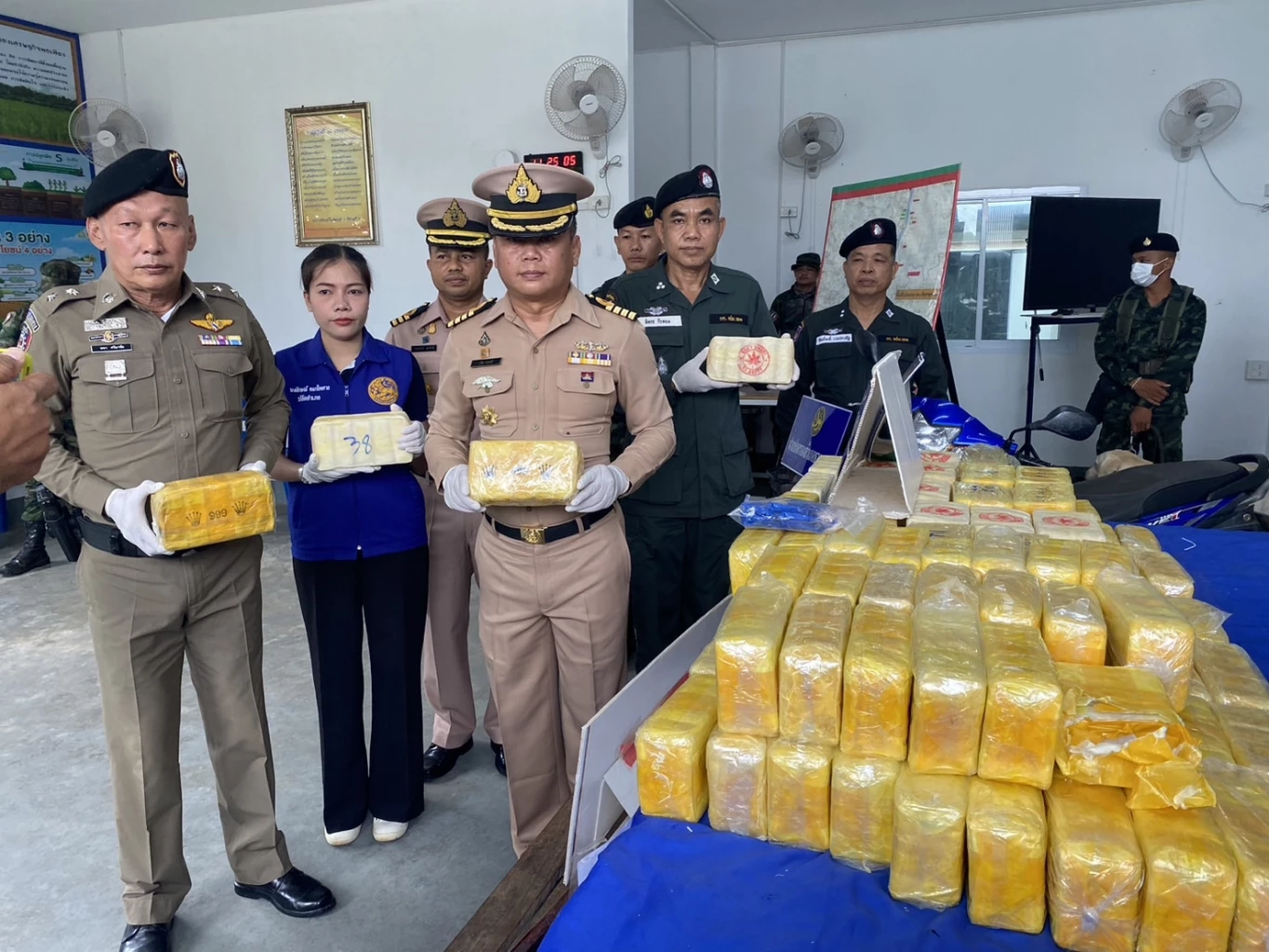 นรข. ยึดยาบ้าเกรดลักชัวรี่ มูลค่านับร้อยล้าน อึ้งมีสูตรใหม่ "ผสมกัญชา" ด้วย