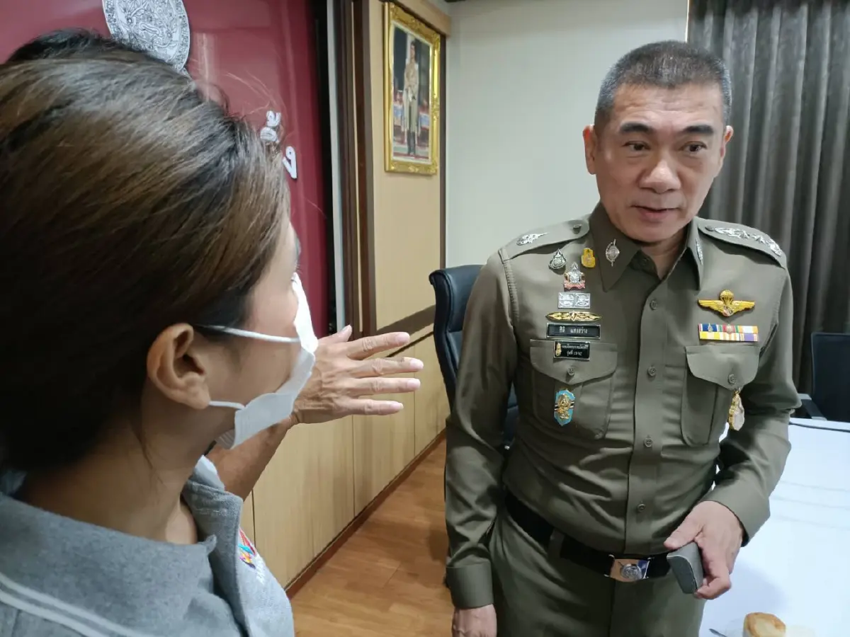 ตร.ยื่นถอนประกันตัวชั่วคราวกลุ่มทะลุวัง - ขีดเส้นให้เข้าพบตร. 7-10 วัน
