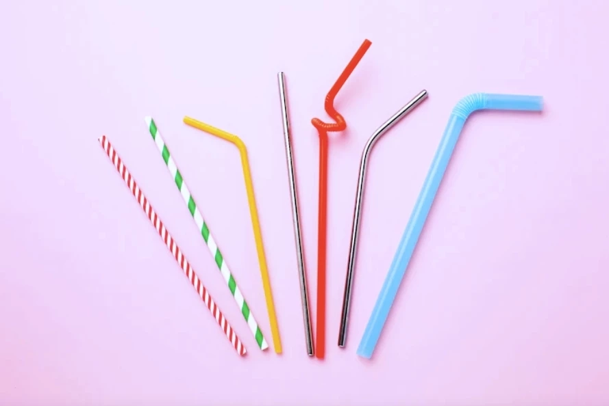 เกินความคาดหมาย! สุ่มตรวจหลอดดูดน้ำพบสารเคมีอมตะ (PFAS) ในหลอดรักษ์โลก