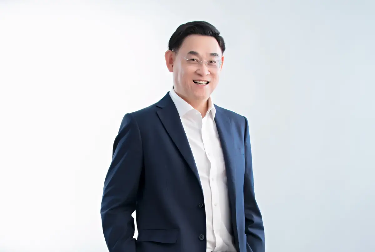นายวรวัฒน์  พิทยศิริ   ประธานเจ้าหน้าที่บริหารและกรรมการผู้จัดการใหญ่ GPSC