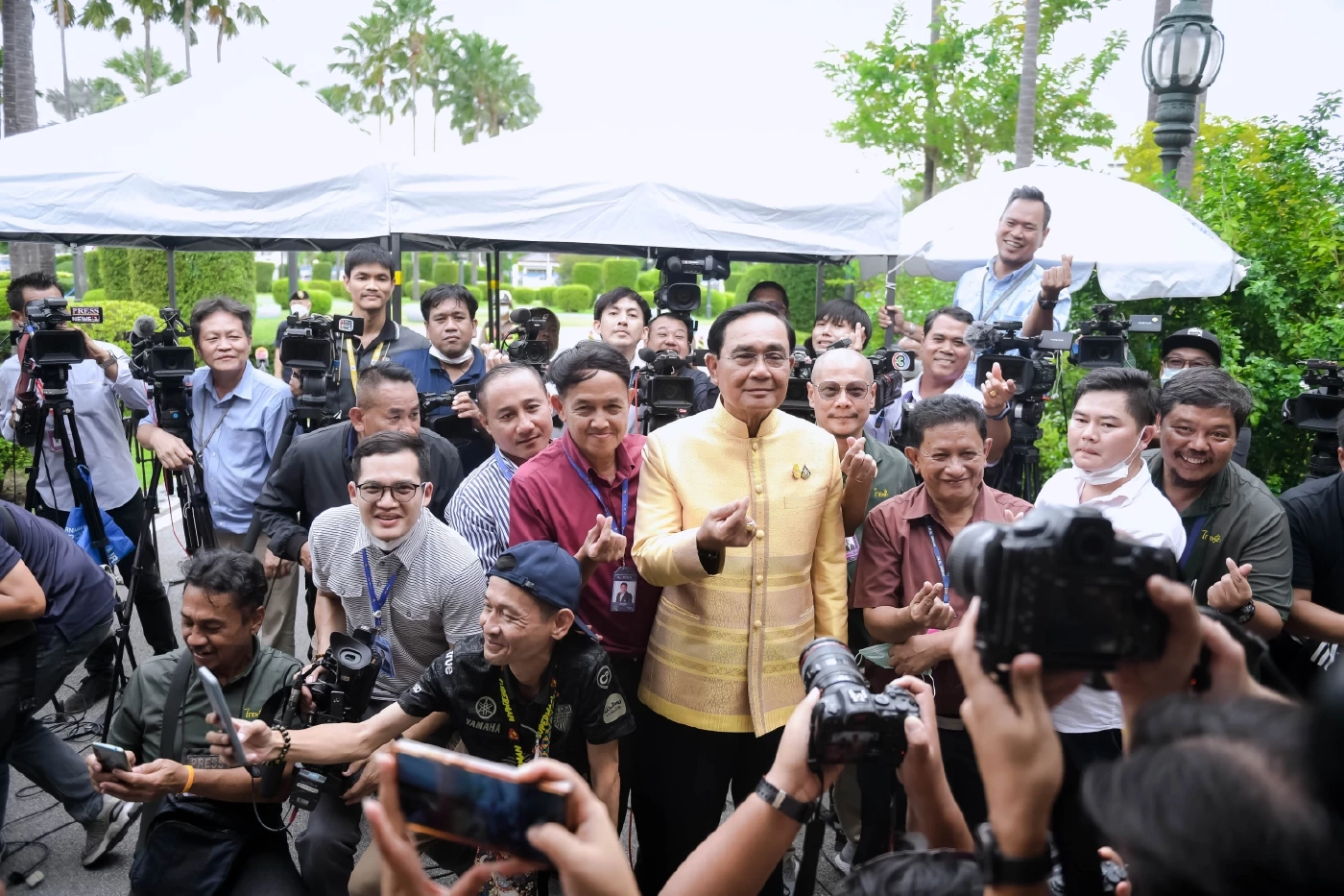 พล.อ.ประยุทธ์ อำลาสื่อฯ ส่งท้ายครม. ปัดตอบเตรียมรับงานใหญ่กว่าเดิม