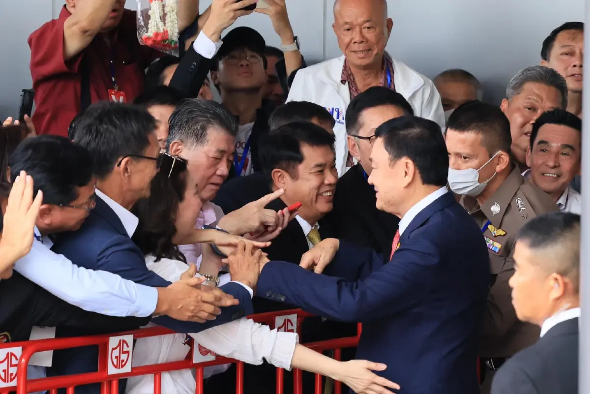 "สุเทพ" มองแง่ดี "ทักษิณ" คิดถูกกลับไทยรับโทษ ตามกระบวนการยุติธรรม