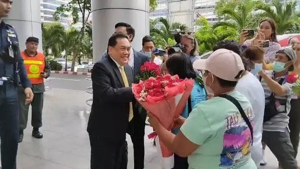 นายอุปกิตเดินทางไปศาลคดี นายรังสิมันต์ โรม และ นายอัจฉริยะ เรืองรัตนพงศ์